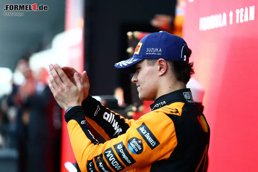 Lando Norris (Redaktion: 2) - Wir sehen es ganz ähnlich wie bei seinem Teamkollegen, mit dem er an diesem Wochenende quasi auf Augenhöhe war. Im Qualifying 0,032 Sekunden schneller, im Rennen fällt es dann schwer, die Pace zu beurteilen, weil das McLaren-Duo eben hinter Verstappen festgesteckt hat. Foto zur News: Lando Norris (Redaktion: 2) - Wir sehen es ganz ähnlich wie bei seinem Teamkollegen, mit dem er an diesem Wochenende quasi auf Augenhöhe war. Im Qualifying 0,032 Sekunden schneller, im Rennen fällt es dann schwer, die Pace zu beurteilen, weil das McLaren-Duo eben hinter Verstappen festgesteckt hat.