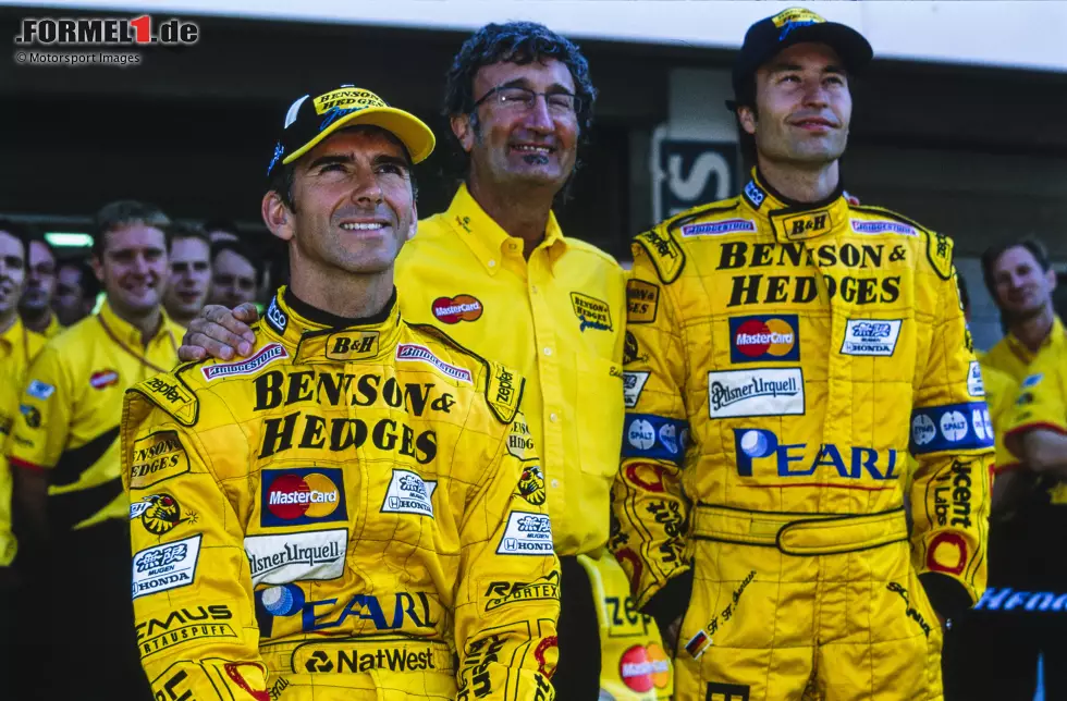 Heinz-Harald Frentzen (Damon Hill): Ein weiterer Deutscher in unserer Liste. 1999 schlägt seine große Stunde, als er mit Jordan lange um die WM kämpft und am Ende des Jahres mit zwei Siegen Gesamtdritter wird. Seinen Teamkollegen und Weltmeister von 1996 schickt er auf WM-Rang zwölf mit nur sieben Pünktchen dabei in die Formel-1-Rente. Foto zur News: Heinz-Harald Frentzen (Damon Hill): Ein weiterer Deutscher in unserer Liste. 1999 schlägt seine große Stunde, als er mit Jordan lange um die WM kämpft und am Ende des Jahres mit zwei Siegen Gesamtdritter wird. Seinen Teamkollegen und Weltmeister von 1996 schickt er auf WM-Rang zwölf mit nur sieben Pünktchen dabei in die Formel-1-Rente.