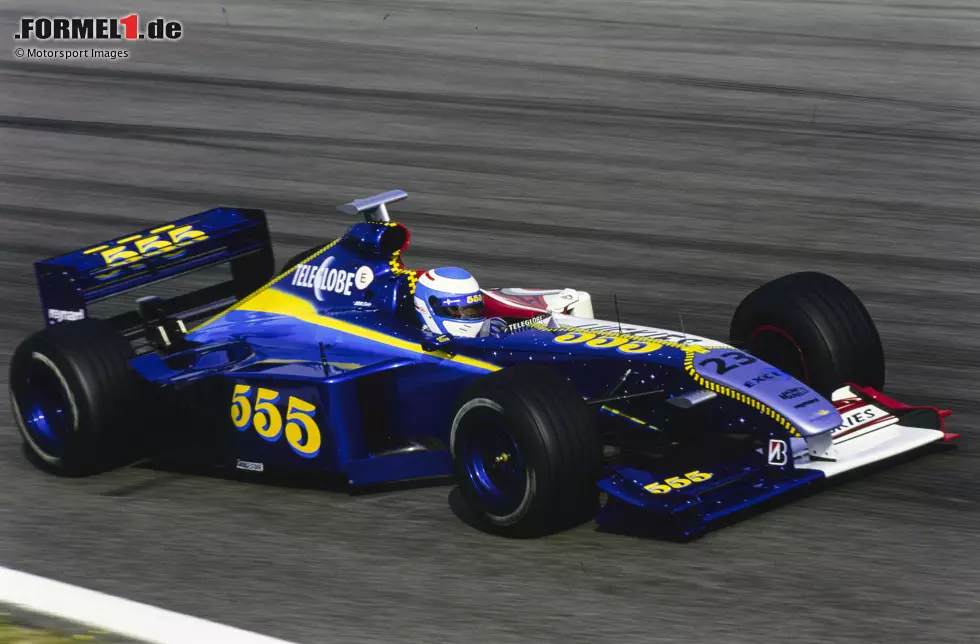 Mika Salo (Jacques Villeneuve): Die Saison 1999 taucht gleich noch einmal in unserer Liste auf. Kurios: Salo fährt als Ersatzpilot bei BAR lediglich drei Rennen. Ein siebter Platz in Imola ist aber besser als alles, was bei Jacques Villeneuve in 16 Rennen herausspringt. Der Weltmeister von 1997 ist im ganzen Jahr nie besser als Achter. Foto zur News: Mika Salo (Jacques Villeneuve): Die Saison 1999 taucht gleich noch einmal in unserer Liste auf. Kurios: Salo fährt als Ersatzpilot bei BAR lediglich drei Rennen. Ein siebter Platz in Imola ist aber besser als alles, was bei Jacques Villeneuve in 16 Rennen herausspringt. Der Weltmeister von 1997 ist im ganzen Jahr nie besser als Achter.