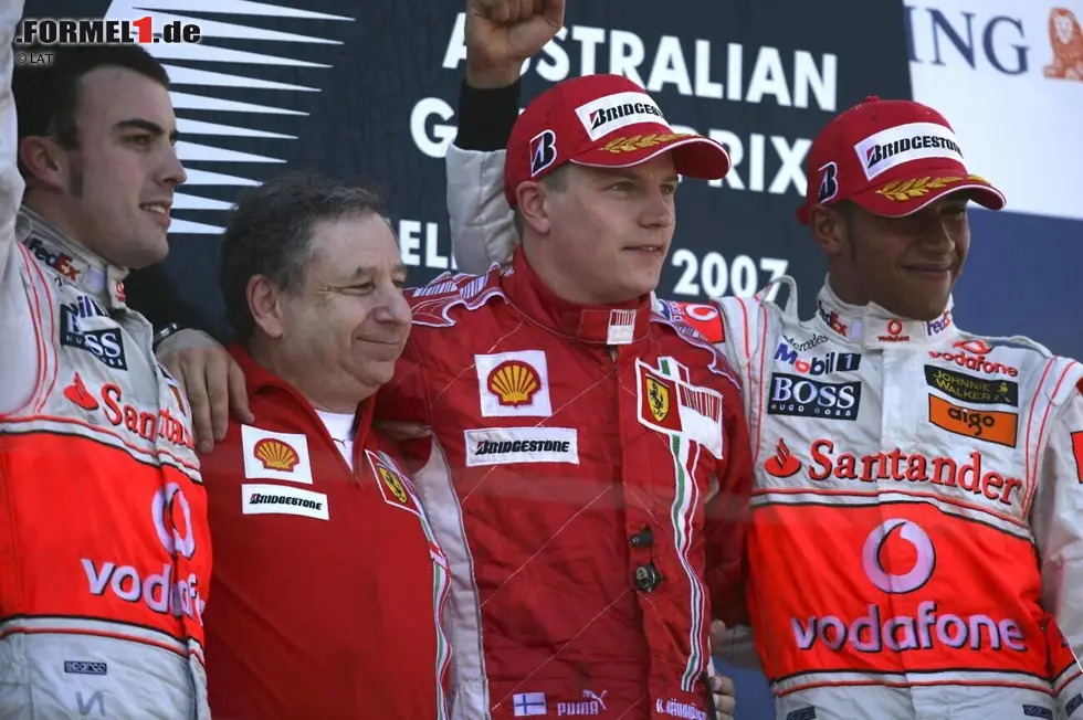 2007: Nachdem er vier Jahre zuvor die Sensation noch verpasst hat, geht Kimi Räikkönen erneut als Außenseiter ins Saisonfinale. Mit 100 Punkten ist der Ferrari-Fahrer dieses Mal sogar nur WM-Dritter hinter den beiden McLaren-Piloten Lewis Hamilton (107) und Fernando Alonso (103). Doch beim Rennen in Brasilien ... Foto zur News: 2007: Nachdem er vier Jahre zuvor die Sensation noch verpasst hat, geht Kimi Räikkönen erneut als Außenseiter ins Saisonfinale. Mit 100 Punkten ist der Ferrari-Fahrer dieses Mal sogar nur WM-Dritter hinter den beiden McLaren-Piloten Lewis Hamilton (107) und Fernando Alonso (103). Doch beim Rennen in Brasilien ...