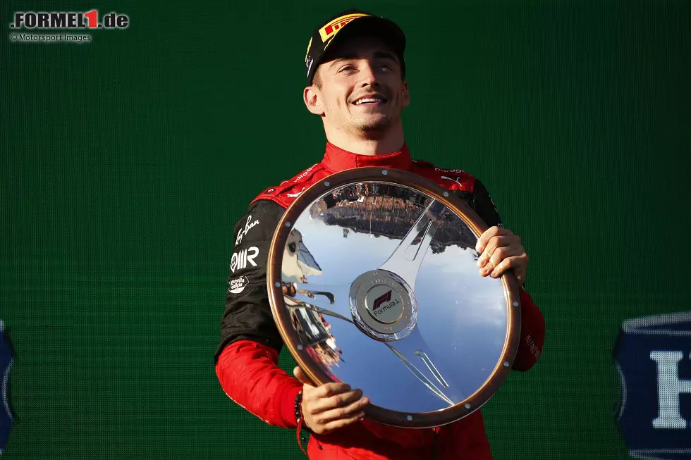 Charles Leclerc (5) - 2022 scheint Leclercs Jahr zu werden, denn Ferrari kommt am besten in die neue Regelära. Der Monegasse gewinnt in Bahrain und Australien und holt Rang zwei in Dschidda. Danach häufen sich allerdings die Fehler von Ferrari und Leclerc. Nach einem Defekt in Barcelona übernimmt Max Verstappen die Spitze und bleibt da. Foto zur News: Charles Leclerc (5) - 2022 scheint Leclercs Jahr zu werden, denn Ferrari kommt am besten in die neue Regelära. Der Monegasse gewinnt in Bahrain und Australien und holt Rang zwei in Dschidda. Danach häufen sich allerdings die Fehler von Ferrari und Leclerc. Nach einem Defekt in Barcelona übernimmt Max Verstappen die Spitze und bleibt da.