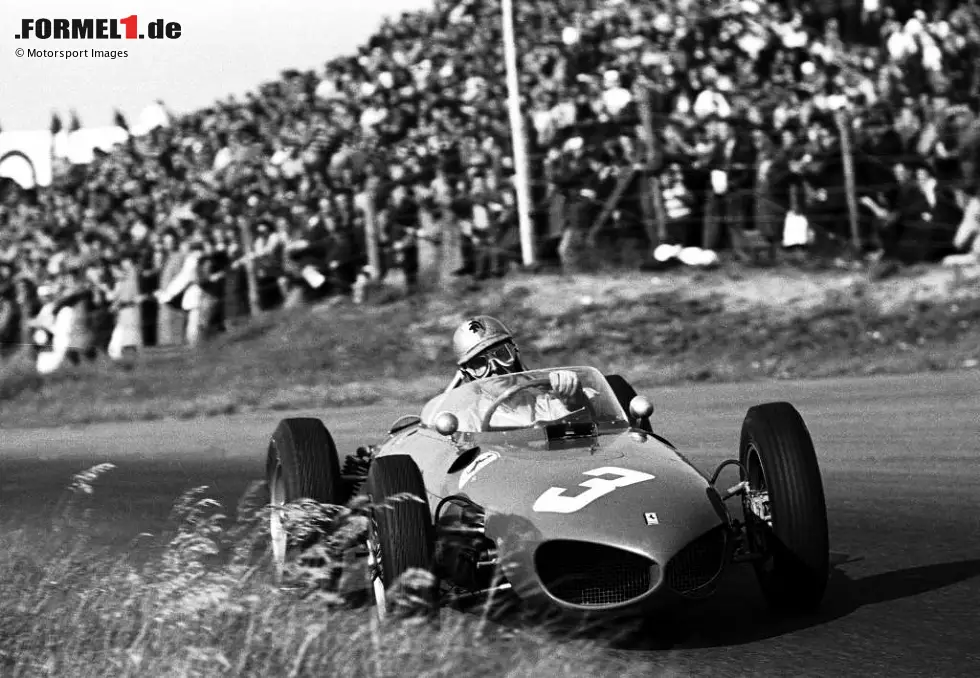 Foto zur News: Wolfgang von Trips (3) - Der Deutsche wird 1961 tragisch um einen möglichen WM-Titel gebracht. Als WM-Führender reist er zum vorletzten Rennen nach Monza und fährt auf die Pole, stirbt jedoch bei einem Unfall, der auch 14 Zuschauer mit in den Tod reißt. Teamkollege Phil Hill gewinnt und holt den Titel mit einem Punkt Vorsprung.