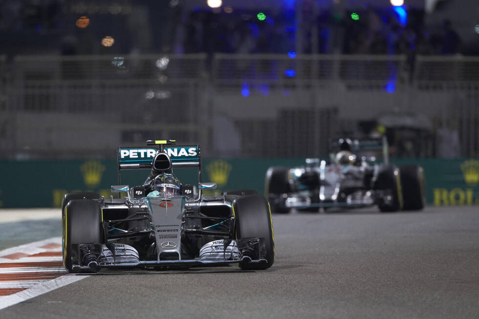 Foto zur News: Das war das Formel-1-Rennen in Abu Dhabi 2015: Alonsos Malheur am Start und die letzte Runde im &quot;Krieg der Sterne&quot;