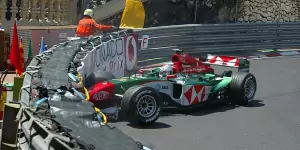 Fotostrecke: Der Diamanten-Unfall von Jaguar in Monaco 2004