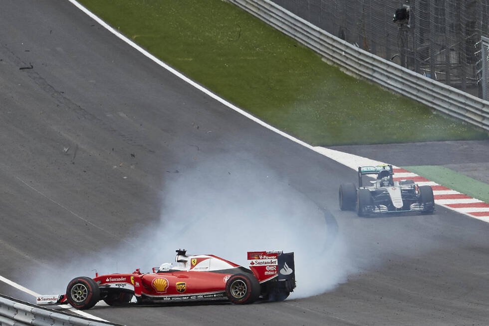Foto zur News: Das war das Formel-1-Rennen in Spielberg 2016: Hamilton crasht in der letzten Runde mit Rosberg, Vettel fliegt mit 300 ab
