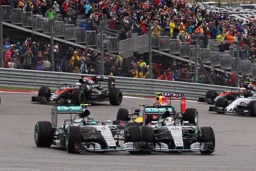 Foto zur News: Nur selten gab es zwischen Teamkollegen so viele Kollisionen wie zwischen den Mercedes-Stars Hamilton und Rosberg - die Highlights im Krieg der Sterne.
