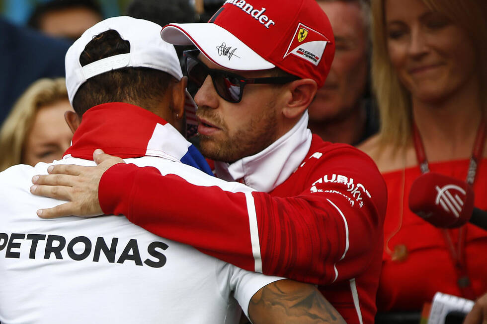 Foto zur News: Das Formel-1-Rennen in Mexiko: Der WM-entscheidende Crash zwischen Hamilton &amp; Vettel sowie Verstappens Sieg