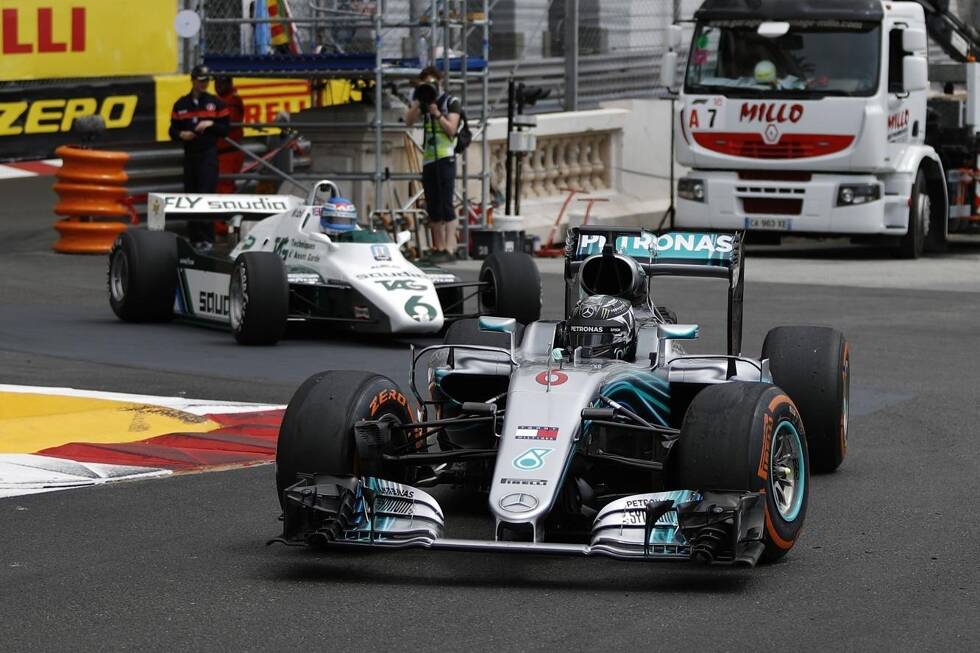 Foto zur News: Für einen Showrun in Monaco fahren Keke und Nico Rosberg noch einmal den Williams FW08 und den Mercedes W07 Hybrid