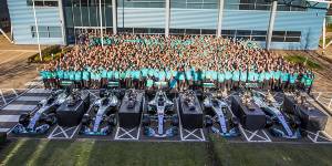 Foto zur News: Fotostrecke: So feiert Mercedes die Formel-1-Titel 2018