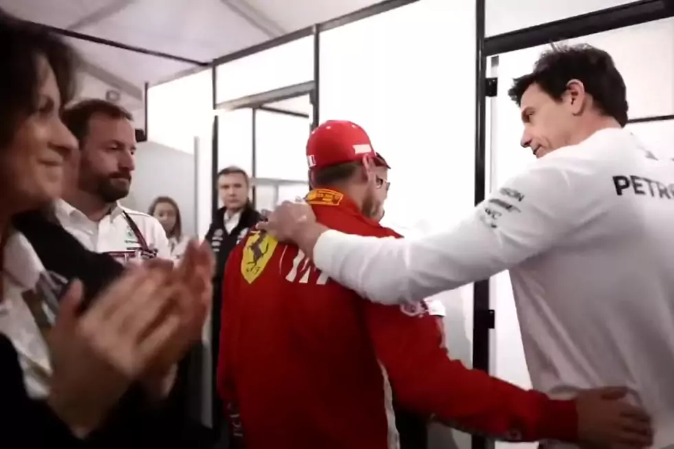 Foto zur News: Jahresrückblick 2018: Riesenjubel bei Didi Mateschitz, Tränen bei Sebastian Vettel, ein bewegendes Video - so emotional war die letzte Formel-1-Saison