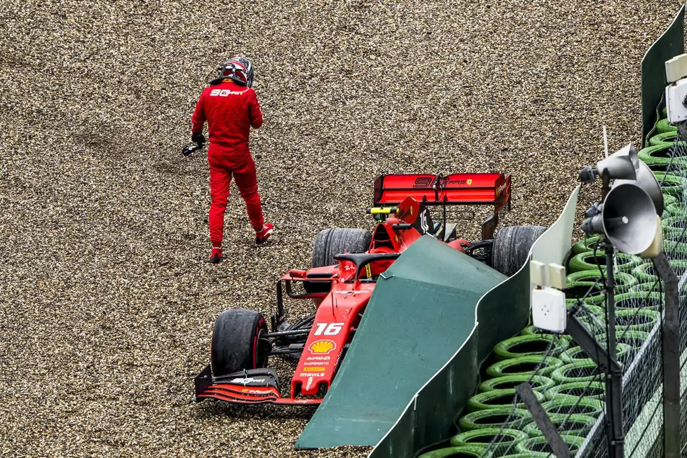 Foto zur News: Max Verstappen verdient sich trotz Dreher eine 1, während Teamkollege Pierre Gasly abgestraft wird - Wegen der Bedingungen gilt aber meist: Gnade vor Recht