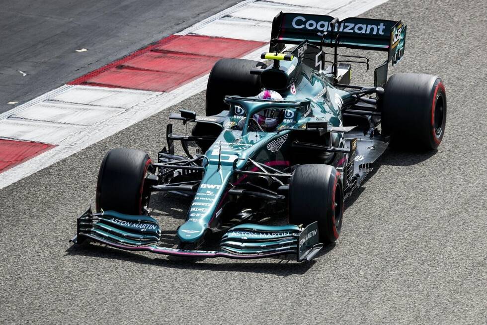 Foto zur News: Erste Fotos von den neuen Formel-1-Autos für die Saison 2021 bei ihrem ersten Einsatz auf der Rennstrecke bei den offiziellen Testfahrten in Bahrain