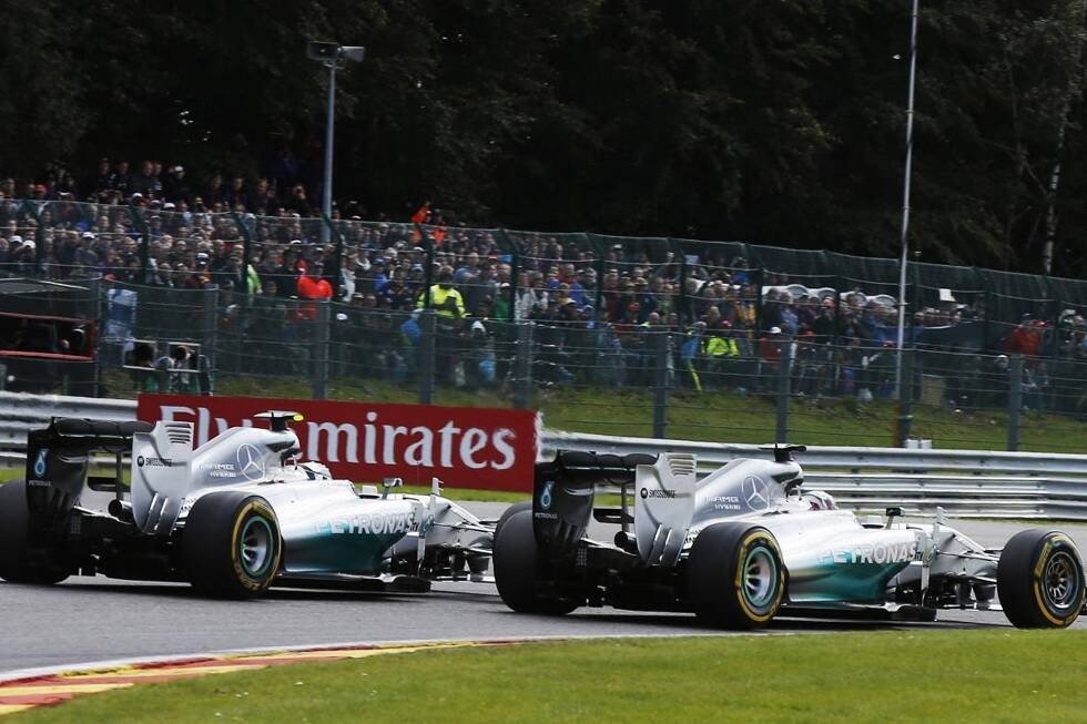 Foto zur News: Der Titelkampf zwischen Lewis Hamilton und Nico Rosberg prägte die Saison 2014 - Die Schlüsselereignisse im Silberpfeil-Stallduell im Rückspiegel.