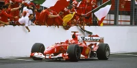 Foto zur News: Vettel: Bin bei "Schumis" Suzuka-Siegen immer eingeschlafen