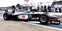 Foto zur News: 20 Jahre nach WM-Titel in Suzuka: Mika Häkkinen zurück im McLaren MP4-13!