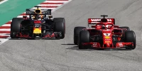 Foto zur News: WM-Kampf verloren? Vettel dreht sich schon wieder in Runde 1!