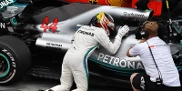 Foto zur News: Sorgen um Hamilton-Motor: Droht Mercedes in Abu Dhabi eine Strafe?