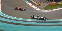 Foto zur News: Mercedes nimmt Bottas in Schutz: Regen und Pech Schuld an Abu-Dhabi-Pleite