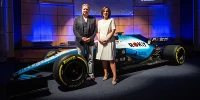 Foto zur News: Claire Williams: Signierte Würzsauce-Flasche brachte neuen Hauptsponsor!