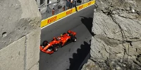 Foto zur News: Pole-Favorit Charles Leclerc nach Q2-Crash in Baku: "Ich bin dumm"