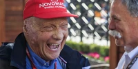 Foto zur News: "Schau mal, mein Ohr!": Wie Niki Lauda eine Reporterin aus der Fassung brachte