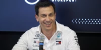 Foto zur News: "Wollen auch spannende Rennen": Toto Wolff entschuldigt sich für Langeweile