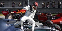 Foto zur News: Startaufstellung sorgt für Verwirrung: Hamilton auf Startplatz vier!