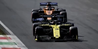 Foto zur News: "Merkwürdige Situation": Renault nimmt Kampf gegen McLaren an