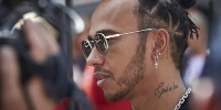 Foto zur News: Hamilton kritisiert Verstappen: "Die FIA muss da sehr strikt sein"