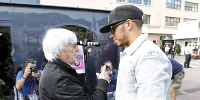 Foto zur News: Lewis Hamilton: Mit Ecclestone hätten wir noch kein Social Media