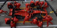 Foto zur News: Formel-1-Liveticker: Ferrari verzählt sich beim Boxenstopp!