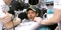 Foto zur News: Highlights des Tages: Erster Eindruck vom Hamilton-Rossi-Fahrzeugtausch!