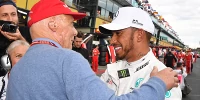 Foto zur News: Darum schaut sich Hamilton oft seine alten Nachrichten von Lauda an