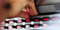 Foto zur News: Funkspionage in der Formel 1: Wie sich die Teams gegenseitig abhören