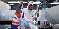 Foto zur News: Emerson Fittipaldi: Lewis Hamilton sollte nochmal Team wechseln