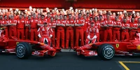 Foto zur News: #1-Fahrer, Teamchef &amp; Co.: Das ist das beste F1-Team aller Zeiten!