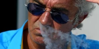 Foto zur News: Horner über Briatore: &quot;Hälfte seines Mittagessens auf dem T-Shirt&quot;