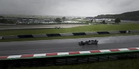 Foto zur News: Toto Wolff gratuliert FIA-Rennleiter Michael Masi: Alles richtig gemacht!