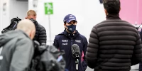 Foto zur News: &quot;Dauert noch ein bisschen&quot;: Sergio Perez spricht über seine Zukunft