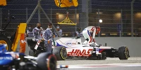 Foto zur News: Formel-1-Debüt dauert nur drei Kurven: Nikita Masepin &quot;sehr wütend&quot;