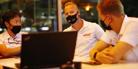 Foto zur News: Haas-Ingenieur: Wollen unsere Fahrer &quot;nicht wie Kinder behandeln&quot;