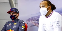 Foto zur News: Mit Ferrari am Ende chancenlos: Vettel wünscht Verstappen längeren Titelkampf