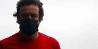Foto zur News: Fernando Alonso zweifelt Formel-1-Kalenderplanung an