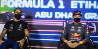 Foto zur News: Hamilton &amp; Verstappen in der PK: Bricht doch noch Friede aus?
