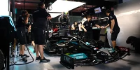 Foto zur News: Formel-1-Jahr 2022 eingeläutet: Mercedes lässt neuen W13 an!