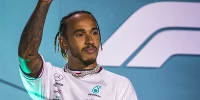 Foto zur News: Lewis Hamilton im Tief: Mercedes nimmt seinen Superstar in Schutz