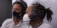 Foto zur News: Toto Wolff: Abu Dhabi tut Lewis immer noch weh
