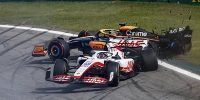 Foto zur News: Nach Startkollision mit Magnussen: Ricciardo mit Gridstrafe in Abu Dhabi