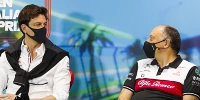 Foto zur News: Ferrari-Teamchef Vasseur: Freundschaft mit Wolff mehr Vor- als Nachteil