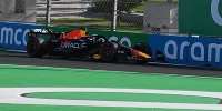 Foto zur News: F1-Training Saudi-Arabien: Verstappen trotz Problemen überlegen